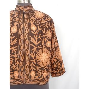 Veste élégante brodée en cotrize, coupe classique, automne/hiver, motifs traditionnels, doublure en coton respirant, tendance - Product Image 2