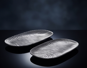 Plateau en métal à texture striée, design texturé, vaisselle de cuisine et de salle à manger, article pour fournisseur de commandes en gros - Product Image 1