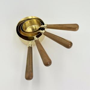 Tasses à mesurer en acier inoxydable doré de haute qualité pour la cuisine, avec manche en bois d'acacia, ensemble de cuillères, compatibles lave-vaisselle - Product Image 2
