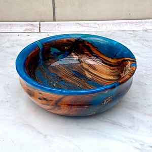 Bol décoratif en bois et résine, petit plat à bagues fait main, bol à bibelots bleu en résine époxy - Product Image 3