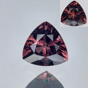 Pierre précieuse grenat à changement de couleur naturel, forme trilobée, pierre facettée rare pour la fabrication de bijoux, fournisseur en gros - Product Image 2