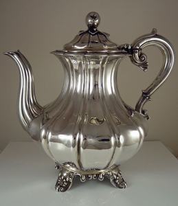 กาน้ำชาทองเหลืองหรูหรา ดีไซน์สวยงาม เหมาะสำหรับชงและเสิร์ฟเครื่องดื่ม - Product Image 6