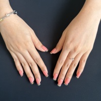 Ongles carrés press-on rose poudré faits main avec pointe en cristal, chaîne de strass, qualité salon, réutilisables, application facile, ajustement personnalisé