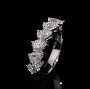 Anillo de Moissanita con Forma de Corazón, Anillo Apilable Brillante para Compromiso o Boda, Joyería Fina de Lujo, Regalo para Mujer - Product Image 1