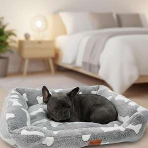 Cama para Perro de Franela Suave con Estrellas o Huesos, Base Antideslizante Gris, Disponible en 3 Tamaños (S/M/L) - Product Image 3