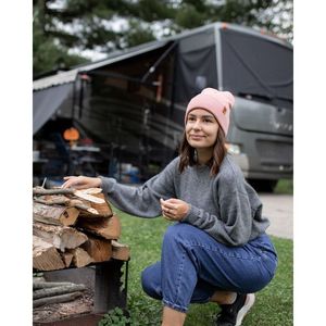 Accessoires de sport d'hiver traditionnels en perles roses solides avec design à revers - Product Image 5