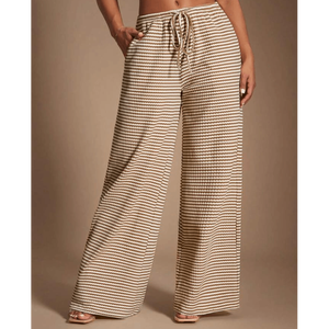 ชุดเซ็ตสไตล์คอร์เซ็ตสีเบจลายทางสำหรับผู้หญิง ประกอบด้วยเสื้อแขนกุดติดกระดุมด้านหน้า และกางเกงขายาวเอวสูงรูดเชือก - Product Image 6