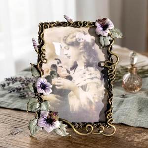 Cadre photo en métal fait main, minimaliste, pour bureau, décoration moderne de salon, cadeau unique pour un anniversaire - Product Image 3