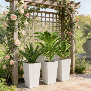 Set di 3 Vasi e Fioriere Conici Bianchi per Esterni, per Giardino e Arredamento Casa - Product Image 1