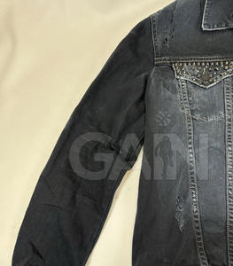 แจ็คเก็ตยีนส์ผู้ชายพิมพ์โลโก้ตามสั่ง คุณภาพสูง ราคาประหยัด มีไซส์ใหญ่พิเศษ แจ็คเก็ตยีนส์ฤดูหนาวสำหรับผู้ชายแบบสั่งทำ - Product Image 5