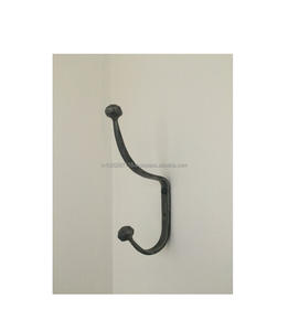 Crochets muraux en métal durables, fabriqués à la main, pour la cuisine, le couloir ou la buanderie. - Product Image 5