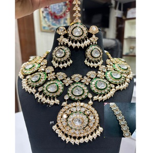 Hermoso conjunto de gargantilla de cuentas de latón chapado en oro de la mejor calidad, aretes Tika y colección de joyería nupcial para mujer - Product Image 2