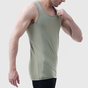 เสื้อกล้ามถักสีพื้นสำหรับผู้ชาย ระบายอากาศได้ดี คอกลม สวมใส่สบาย เหมาะสำหรับออกกำลังกาย ฟิตเนส ยิม สีเขียวอ่อน - Product Image 6