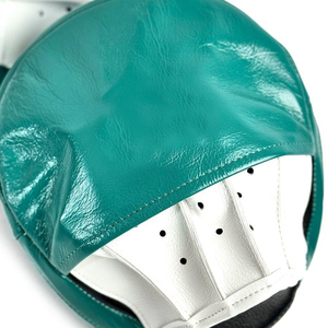 Mitaines de kickboxing professionnelles sur mesure en cuir PU, haute élasticité, écologiques, durables, courbées, pour la protection des poings - Product Image 4