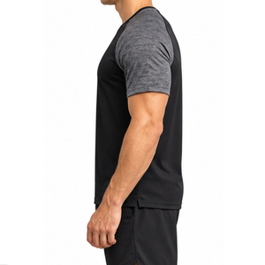 Camiseta de entrenamiento personalizada para hombre, poliéster y spandex de secado rápido, fabricante OEM de ropa de entrenamiento personalizada para entrenamientos diarios. - Product Image 3