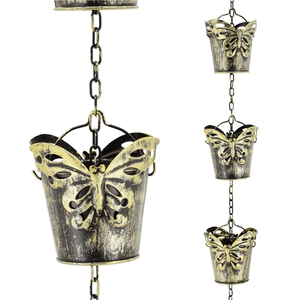 Cadena de Lluvia con Diseño de Murciélago y Acabado Metálico Negro para un Flujo de Agua con Temática de Halloween y Decoración Única para Jardín - Product Image 6