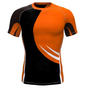 เสื้อแรชการ์ดสำหรับเล่นกีฬา เหมาะสำหรับกิจกรรมโต้คลื่นและการฝึกกีฬาทางน้ำ แรชการ์ดสำหรับใส่ในยิมก็มีจำหน่ายในราคาประหยัด - Product Image 1