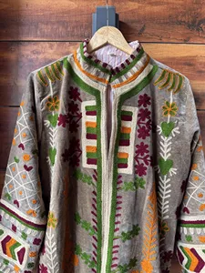 Veste longue en velours gris foncé de qualité supérieure, brodée de fleurs, style bohème, manches longues, col montant, vêtements d'extérieur pour femmes, hiver - Product Image 3