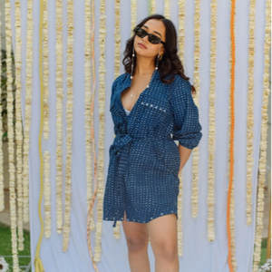 Venta al por mayor de las mujeres Casual de manga corta Mini vestido de cuello alto botón abajo encaje decoración diseño personalizado lavable cintura natural - Product Image 3