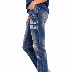 Jean en denim déchiré à taille haute et coupe droite pour femme, style streetwear moderne, finition délavée, confort extensible, idéal pour le quotidien et les loisirs - Product Image 3