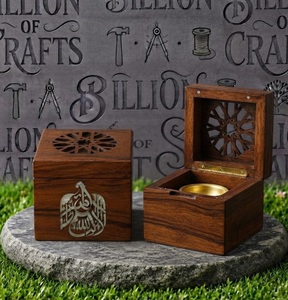 Boîte à encens en bois avec emblème national des Émirats arabes unis, style Khaleeji de luxe, calligraphie arabe, porte-oud, souvenir de Dubaï - Product Image 4
