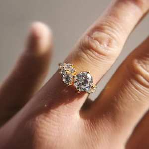 Bague en argent 925 original plaqué rhodium avec moissanite taille ronde en cluster et pierres multiples – Cadeau spécial pour les partenaires - Product Image 2