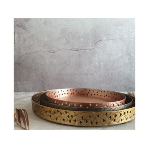 Elegante bandeja de servicio de metal hecha a mano, plato redondo decorativo chapado en oro para uso en la mesa del comedor de la sala de estar - Product Image 5