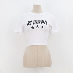 เสื้อยืดครอปพิมพ์ลายและปักลายตามสั่ง ผ้าพรีเมียม คอกลม แขนสั้น ทรงเข้ารูป สไตล์ Y2K สำหรับผู้หญิง - Product Image 3