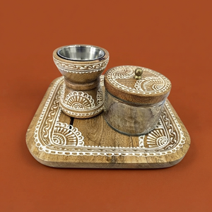 Ensemble brûleur d'encens en bois artisanal avec motifs ethniques blancs, comprenant un pot de rangement transparent et un plateau de service carré - Product Image 1