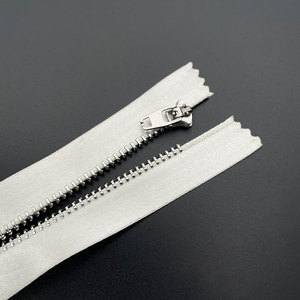 Fermetures éclair en cuivre écologiques de haute qualité, ruban satiné au toucher lisse pour sacs et vêtements - Product Image 4