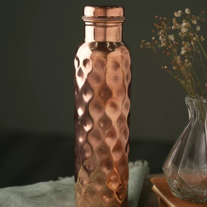 Bouteille d'eau en cuivre, solution d'hydratation propre, vaisselle ayurvédique écologique réutilisable, anti-fuite pour une consommation sûre au quotidien - Product Image 1