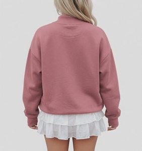 เสื้อสเวตเชิ้ตโอเวอร์ไซส์สีชมพูอมเทาสำหรับผู้หญิง ปักลาย Trackstar ผ้าฟลีซหนานุ่ม - Product Image 4