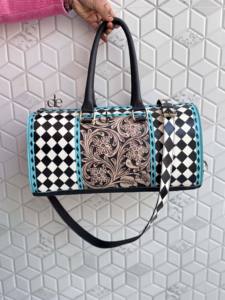 Bolsos de Viaje de Cuero Hechos a Mano con Diseño Único, Bolsos Multiusos con Patrón de Damas de Inglatera, Bolso Hecho a Mano Unisex, Bolso de Viaje de Gran Tamaño - Product Image 3