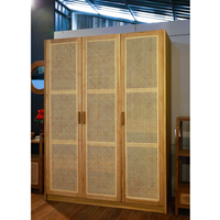 Armoire Enzo à 3 portes en teck massif et rotin, meuble moderne de grande capacité pour la chambre à coucher et le salon