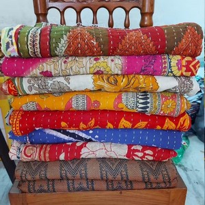Couvre-lit/édredon matelassé fait main en coton vintage Kantha Bangali Gudri, collection hiver, pour la décoration intérieure, usage polyvalent - Product Image 5