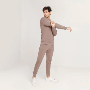 Conjunto Deportivo para Hombre 2026 Hecho en Pakistán, Logotipo Personalizado, Venta al Por Mayor, Ropa de Entrenamiento Lisa, Precio Económico, Cuello Redondo - Product Image 3