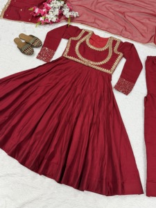 Vestido Maxi Anarkali de Algodón Romano Pesado para Fiesta con Bordado de Lentejuelas, Koti, Dupatta de Cuatro Metros con Vuelo y Conjunto Palazzo - Product Image 4
