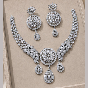 Ensemble collier et boucles d'oreilles pour femme JeweleMarket, plaqué or, pierres en cristal, style ethnique, pour mariage, fiançailles, anniversaire, fête - Product Image 1