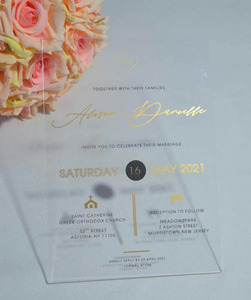 Invitación de Boda de Acrílico Transparente, Nombres Personalizados en Lámina Dorada, Impresión en Negro, Monograma, Iconos de Iglesia y Champán, Moderno - Product Image 5
