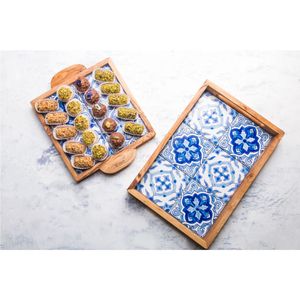 Plateau de service en bois fait main avec incrustation décorative bleue, plateau rectangulaire en bois pour table basse, décoration intérieure et cuisine - Product Image 5