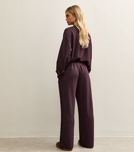 Ensemble de survêtement personnalisé pour femme avec sweat à capuche court et pantalon droit en molleton - Product Image 3