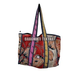 Nouveauté 10 sacs Kantha assortis faits à la main pour les femmes prix de gros sac Kantha traditionnel élégant de style pliant - Product Image 5