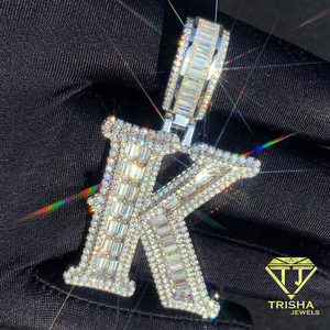 Collier Pendentif Initial K en Pierre Baguette de Luxe, Style Hip Hop, Bijoux Plaqué Argent - Product Image 1