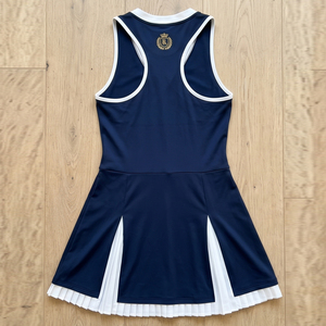 Robe de tennis bleu marine à manches courtes pour femme avec bordure dorée, jupe plissée, col chemise et boutons sur le devant, robes de netball pour femme - Product Image 2