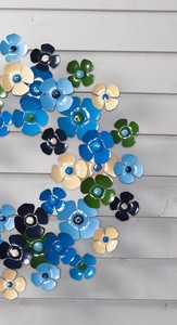 พวงหรีดดอกไม้โลหะทันสมัยสำหรับตกแต่งผนังภายนอกสวน ประดับประตูบ้านสไตล์ยุโรป เหมาะสำหรับระเบียงบ้าน ของขวัญ - Product Image 5