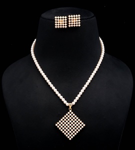 RAY FINE ORNATES Sapphire Pearl Princess Cut <b>Crystal</b> IGI Certified Trendy Pendant Set Gold Plated Brass Necklace <b>Stud</b> Jewelry - Product Image 2