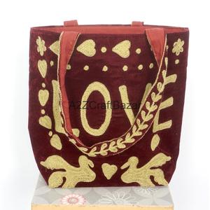 Grossiste de sacs fourre-tout en velours brodés, design Love, rouge et or, sac de shopping à bandoulière, grande taille - Product Image 5