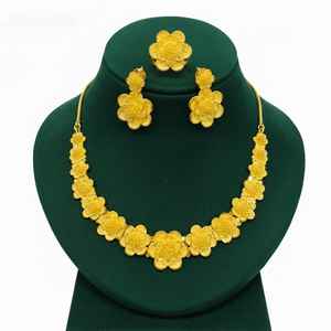 Ensemble de collier de mariée traditionnel plaqué or 1K pour femmes |   Bijoux en cuivre et laiton |   Tenues de mariage élégantes - Product Image 1