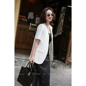 Women's HAGOO Solid Loose-Fitting Wool Blend Blazer Embroidery V-Neck Collar Pockets Short Sleeves Office Commute Outerwear - Product Image 2