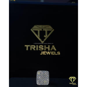 Bague carrée Hip Hop en argent sterling 925 avec diamants Moissanite VVS, style Iced Out, bijou de luxe et de caractère par Trisha Jewels - Product Image 1